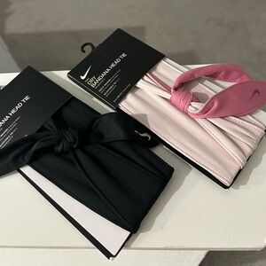 Nike Reversible Bandana Head Tie in Black and Pink